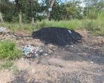 Descarte irregular de resíduos de asfalto preocupa em Divinópolis