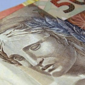 Cerca de 30% das mulheres brasileiras est&atilde;o inadimplentes