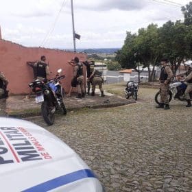 Dia Internacional da Mulher: PM realiza operação de combate à violência doméstica; veja fotos