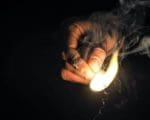 Mulher ateia fogo em si mesma ap&oacute;s reclamar de atendimento em Santa Luzia