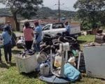 Mutirão de limpeza recolhe caminhão e 13 caminhonetes de materiais em bairros de Divinópolis