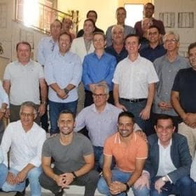 Prefeitos assinam a pactua&ccedil;&atilde;o do perfil assistencial do Hospital P&uacute;blico Regional