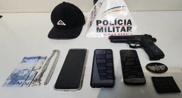 Dois homens são presos por roubo de celular no Centro de Divinópolis