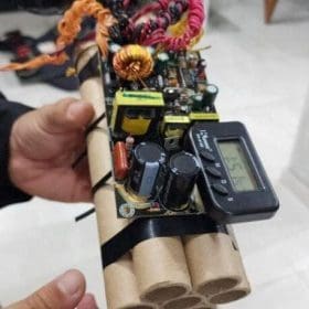 Mulher é presa após entregar simulacro de bomba em loja da família do governador Romeu Zema