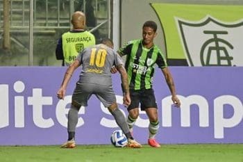 Am&eacute;rica vence Pe&ntilde;arol e se fortalece para a final do Mineiro.