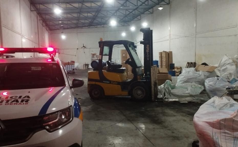 PM apreende uma tonelada de sabão em pó falsificado em Divinópolis; três são presos