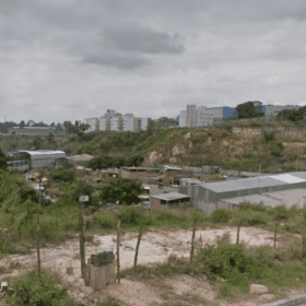 Adolescente &eacute; morto ap&oacute;s m&atilde;e contar aos vizinhos que ele tinha estuprado as irm&atilde;s