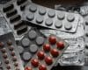 Intoxicação, resistência bacteriana: o que acontece se tomar remédio vencido?