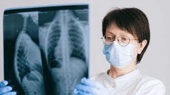 Anvisa flexibiliza uso de m&aacute;scaras em hospitais