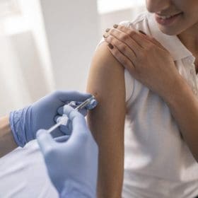 Conselho Municipal de Saúde repudia não-obrigatoriedade de vacinação nas escolas de Divinópolis