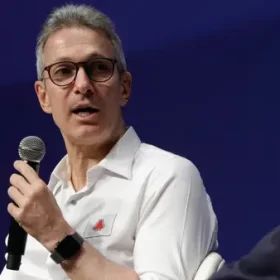 Zema comenta aprova&ccedil;&atilde;o de governo e elenca prioridades para 2&ordm; mandato