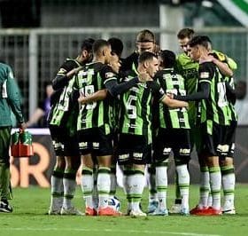 Coelho na luta para sair do Z4 enfrenta o Leão do Pici. América x Fortaleza.