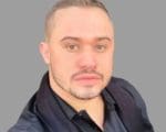 Conhe&ccedil;a o trabalho do int&eacute;rprete de Libras na Divinaexpo, Renato Fernandes