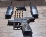 PM localiza arma de fogo e muni&ccedil;&otilde;es; menor &eacute; apreendido em Pomp&eacute;u
