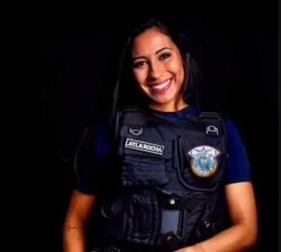 O corpo da aspirante da Guarda Civil Municipal de Par&aacute; de Minas, Layla Rocha e Silva, de 22 anos &eacute; sepultado