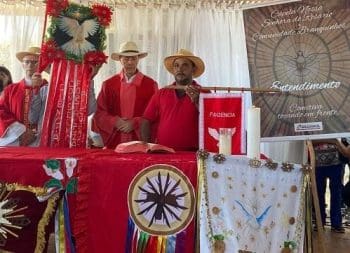 Frei Leonardo preside a celebra&ccedil;&atilde;o da Festa de Pentecostes de Divin&oacute;polis