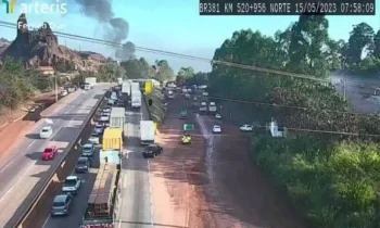 Br-381 interditada nesta segunda-feira (15) inc&ecirc;ndio em carreta