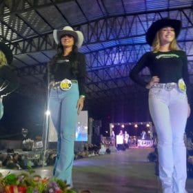 Veja as 10 classificadas para a última fase do concurso da Rainha e Princesas da Divinaexpo 2023