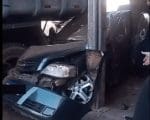 Caminhão descontrolado atinge veículo em Divinópolis