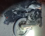Adolescente bate moto de frente com carro e morre na MG-050