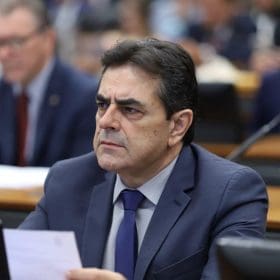 Projeto de Domingos Sávio sobre doenças intestinais é aprovado em Comissão da Câmara