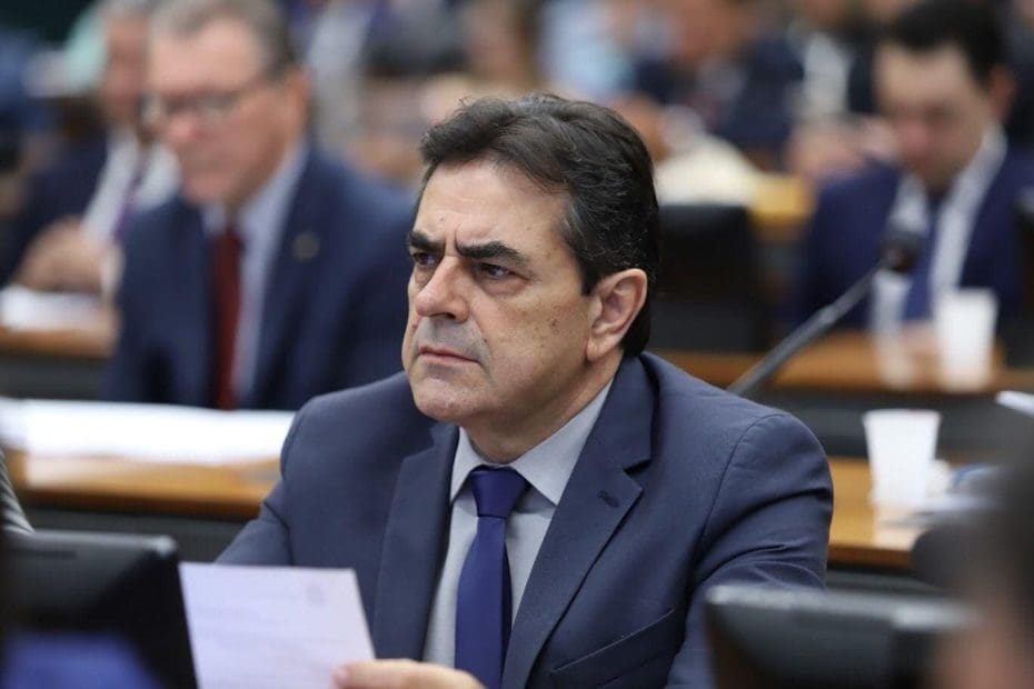 Projeto de Domingos Sávio sobre doenças intestinais é aprovado em Comissão da Câmara