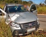 Acidente na MG-164 em Santo Ant&ocirc;nio do Monte deixa duas pessoas feridas; motorista embriagado &eacute; preso