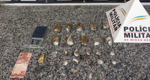 Homem que guardava crack no telhado é preso no Mangabeiras, em Divinópolis