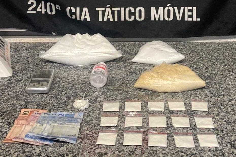 Divinópolis: Mulher é presa com cocaína e crack no Davanuze