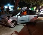 Motorista passa mal e bate carro em muro de casa no Centro de Divinópolis