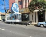 Est&uacute;dio m&oacute;vel da r&aacute;dio Nova Sertaneja esta AO VIVO direto da DiviCountry no bairro Catal&atilde;o.