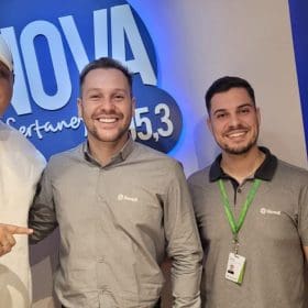 Novo Gerente do Sicredi Divin&oacute;polis visita a r&aacute;dio Nova Sertaneja. Saiba mais!