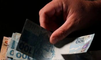 INSS come&ccedil;a a pagar antecipa&ccedil;&atilde;o da primeira parcela do 13&ordm; sal&aacute;rio