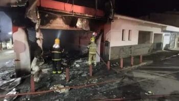 Loja de brinquedo pega fogo no Sudoeste de Minas