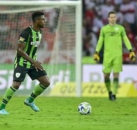 Coelho quer aproveitar o momento para sair do Z4. Am&eacute;rica x Corinthians