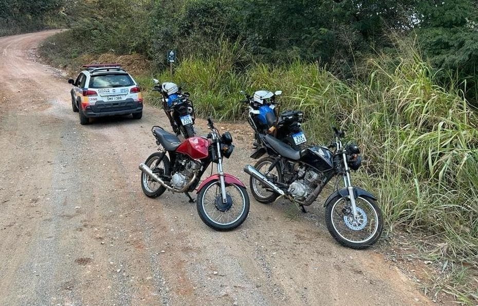 PM recupera motos furtadas em Concei&ccedil;&atilde;o do Par&aacute;; homem &eacute; preso e tr&ecirc;s menores s&atilde;o apreendidos