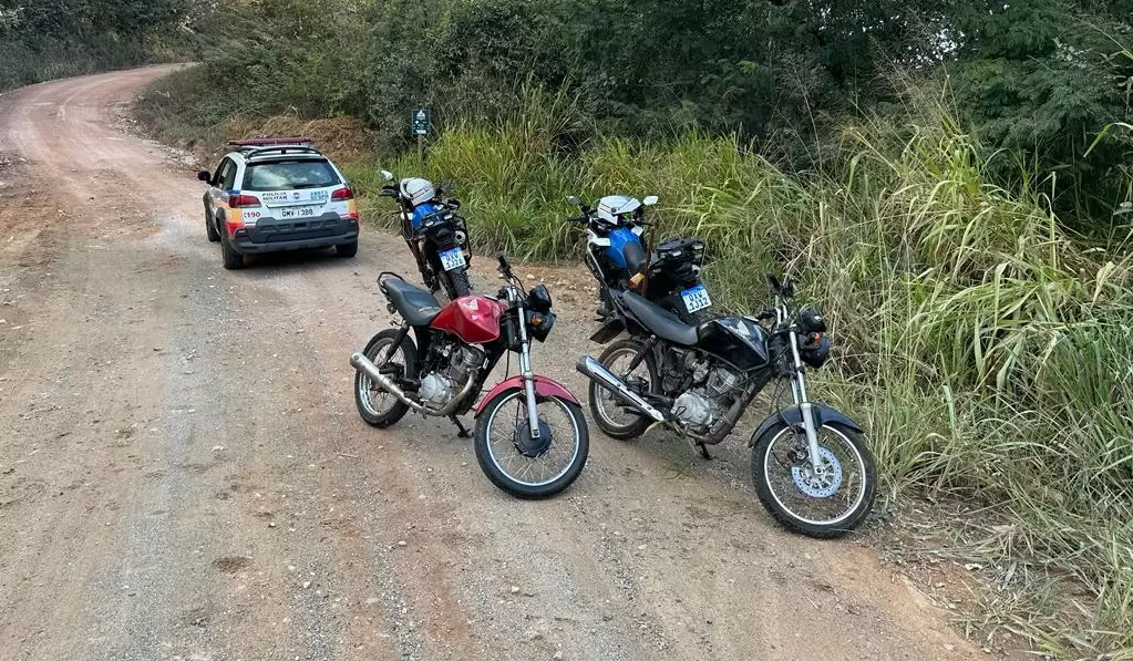 PM recupera motos furtadas em Conceição do Pará; homem é preso e três menores são apreendidos