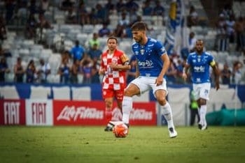 O bom filho a casa torna. Lucas Silva no Cruzeiro.