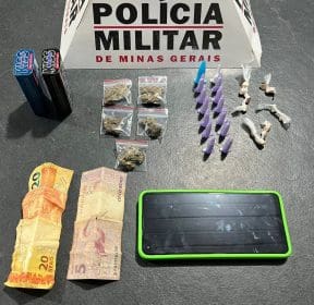 Dupla &eacute; presa com 13 pedras de crack e pinos de coca&iacute;na em Pitangui