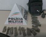Ara&uacute;jos: Ap&oacute;s den&uacute;ncia, PM apreende tabletes de maconha dentro de carro estacionado em via p&uacute;blica