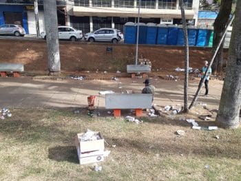 Moradores de Divin&oacute;polis reclamam do &lsquo;Festival Divino Inverno&rsquo; na Pra&ccedil;a do Santu&aacute;rio