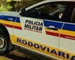 Pedestre morre atropelado na MG-050; em seguida, moto atinge corpo, deixa condutora e garupa feridos