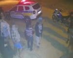 Idoso &eacute; morto ao ser atingido com golpes de faca em Ita&uacute;na