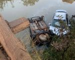 Após uso de bebida, irmãos gêmeos capotam carro, veículo cai em rio e um deles morre; saiba novos detalhes