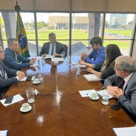 Cleitinho cobra libera&ccedil;&atilde;o de &ocirc;nibus apreendidos nos atos de 08 de janeiro