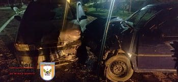 Acidente entre caminhonete e Carro na MG-431deixa tr&ecirc;s v&iacute;timas