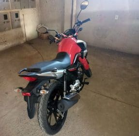 Moto &eacute; roubada no bairro Planalto em Divin&oacute;polis