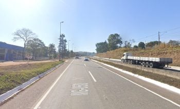 Acidente entre carro e bicicleta deixa homem ferido na MG-050