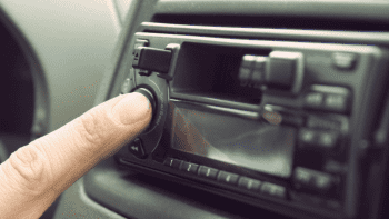 Carros Conectados: A corrida das montadoras contra a padroniza&ccedil;&atilde;o da Apple e Google. R&aacute;dio observa com aten&ccedil;&atilde;o
