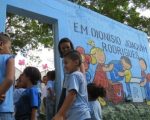 Cerca de 13 mil alunos voltam as aulas nesta quarta-feira em Divin&oacute;polis